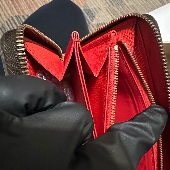 Louis Vuitton Zippy Monogram Wallet - Picture 5 of 15